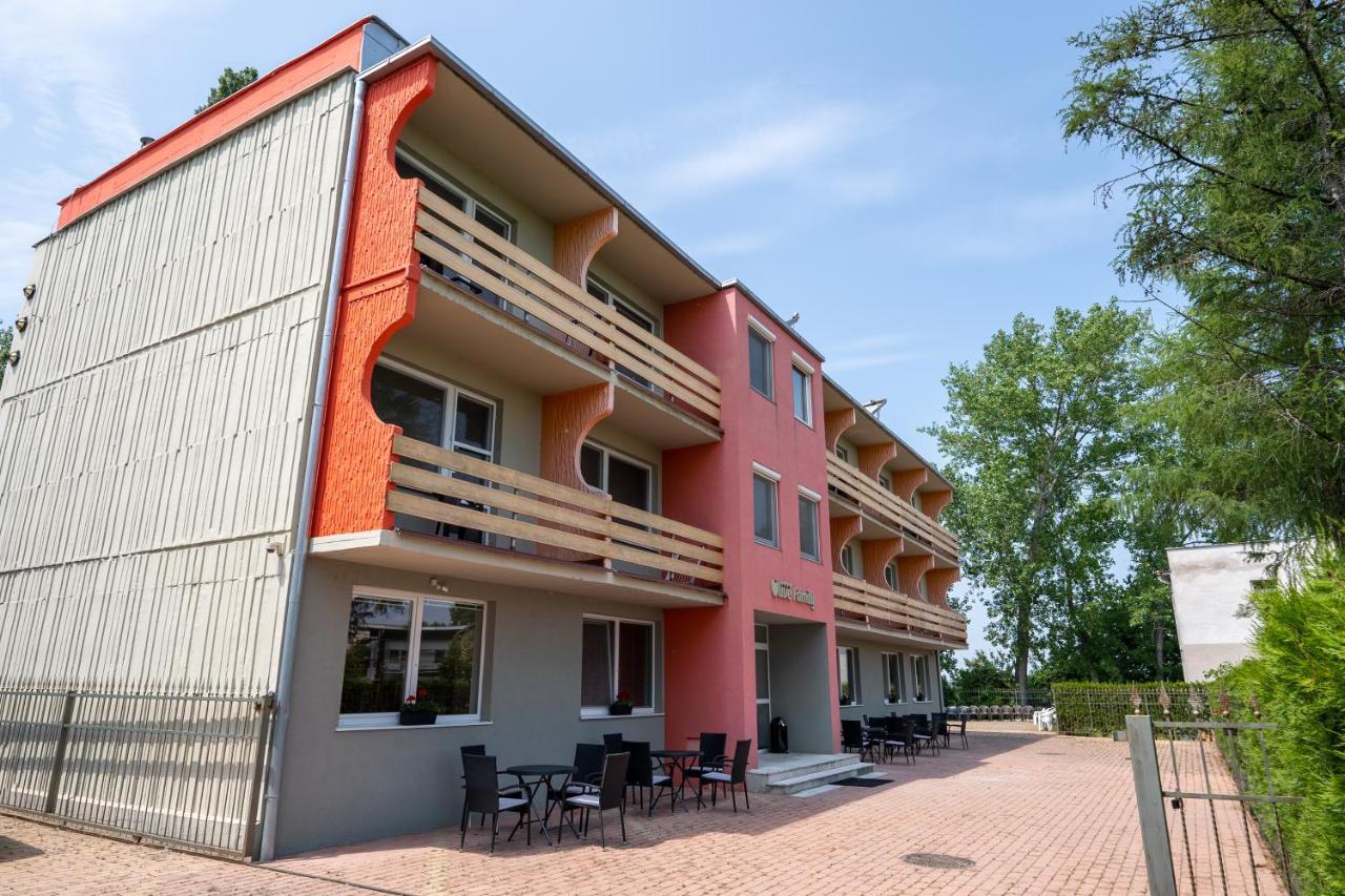 Rekreacne Stredisko Patince - Family Resort エクステリア 写真
